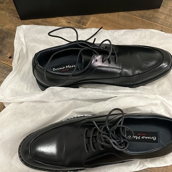NEVER WORN Men’s Dress shoes - Picture 2 of 5